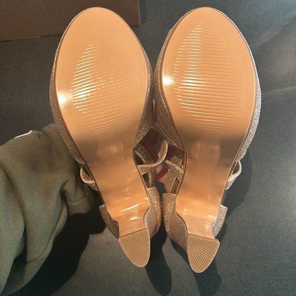 IDIFU Women's Platform Chunky High Heels - Picture 4 of 5